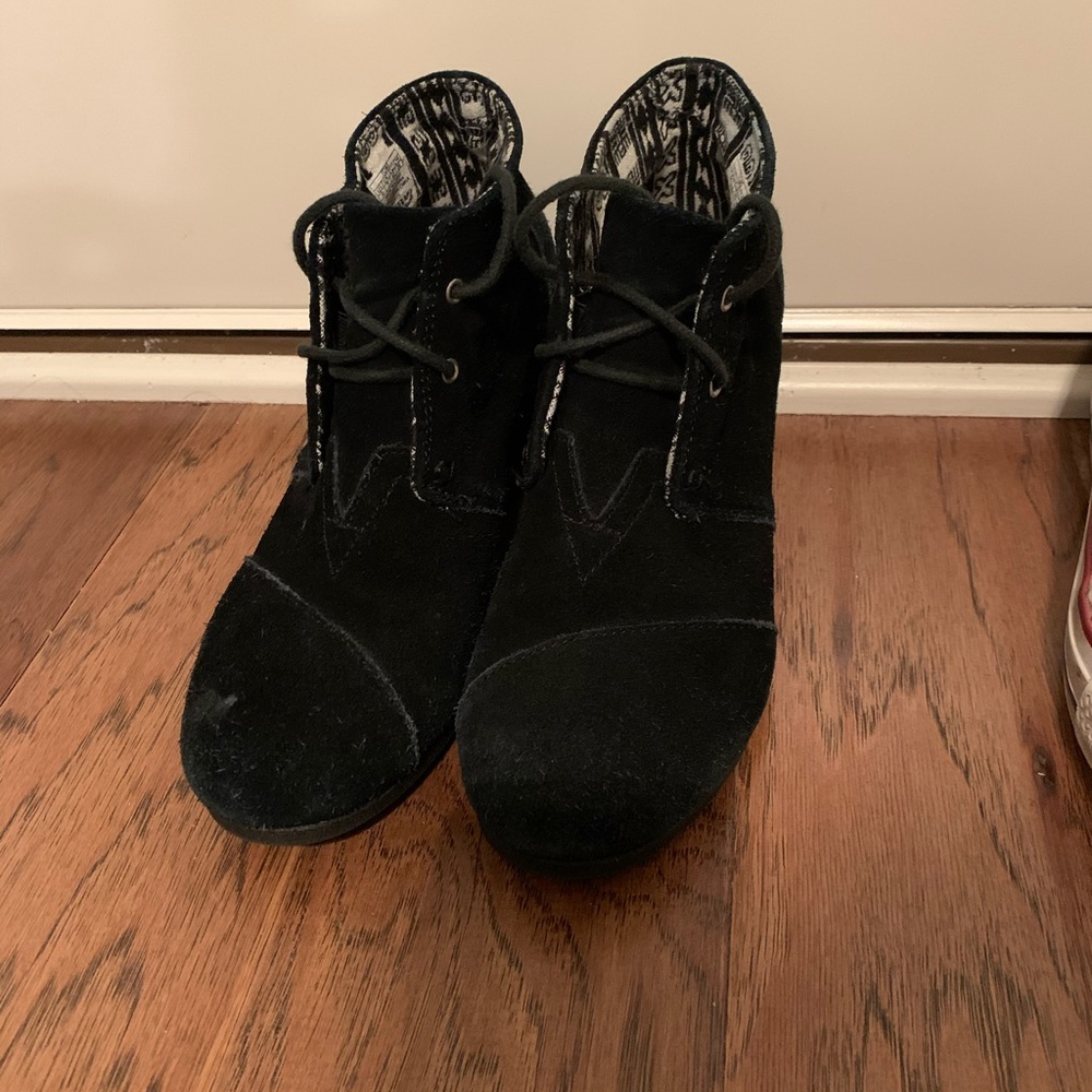 Toms wedges